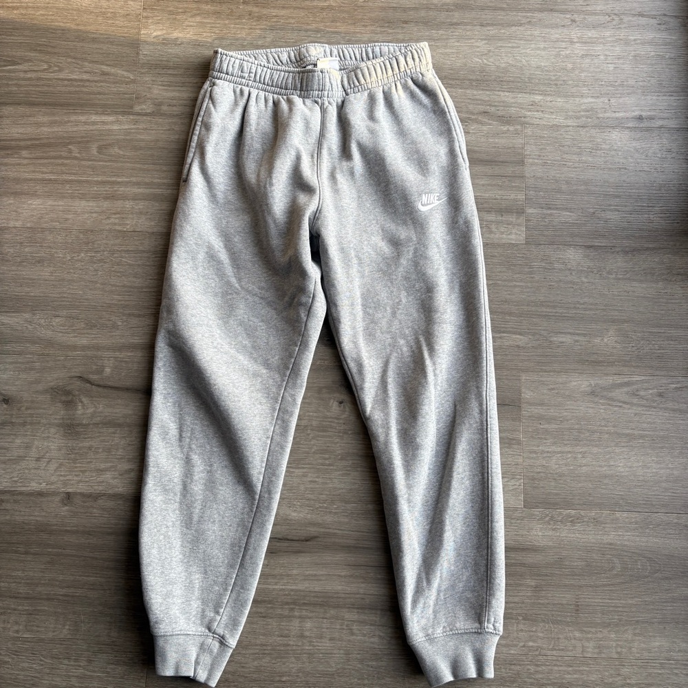 Nike Club Fleece Jogger Men’s Grey Sweatpants
